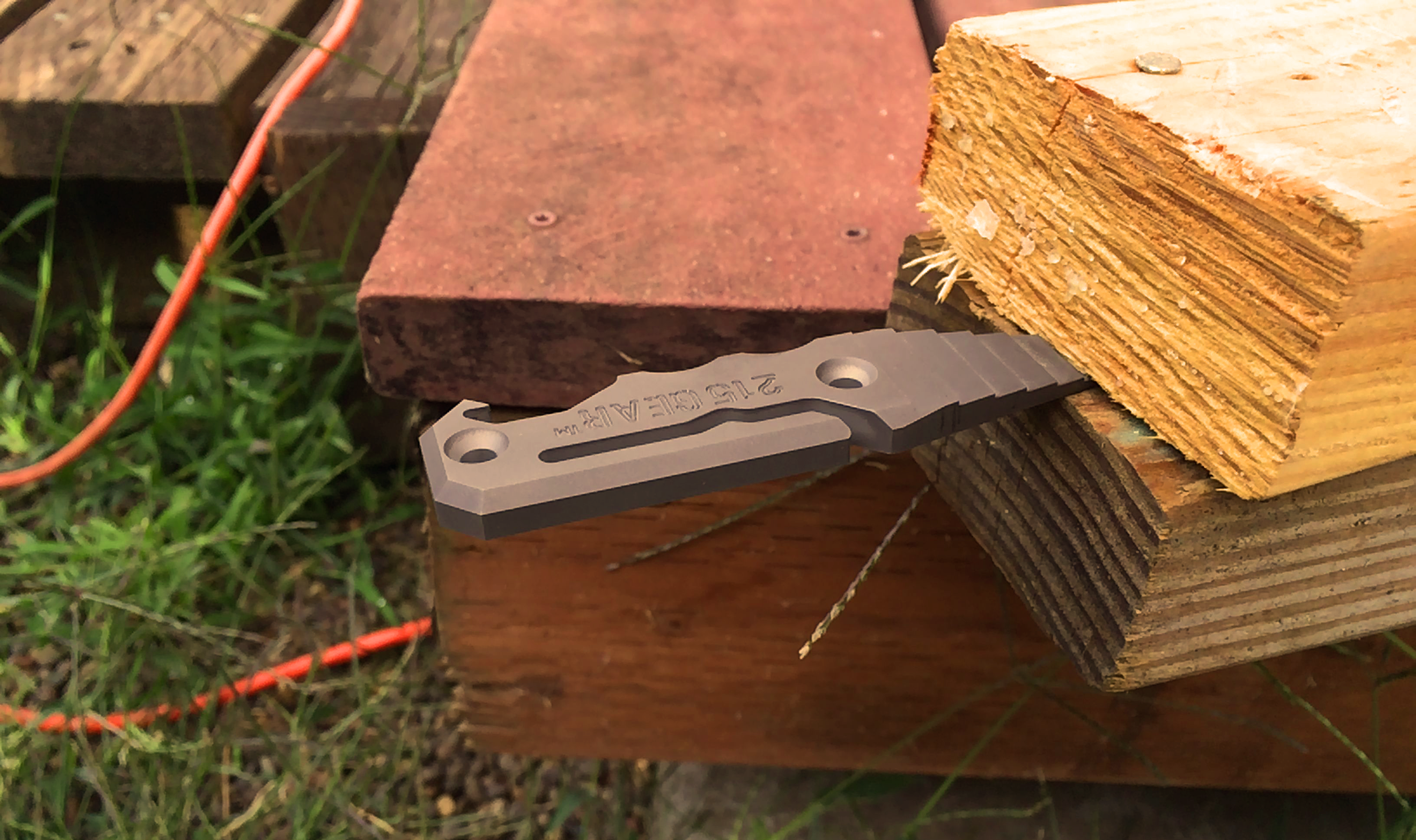 This Pry Bar from 215 Gear Puts Power in the Palm of Your Hand ShadowFox